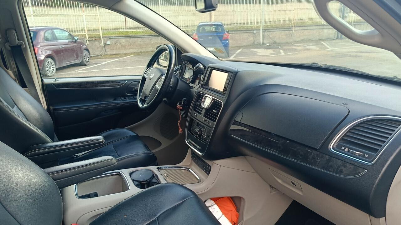 Lancia Voyager 2.8 Turbodiesel Platinum 163 CV