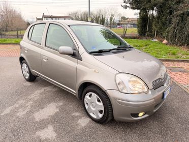Toyota Yaris 1.0i neopatentati 5porte