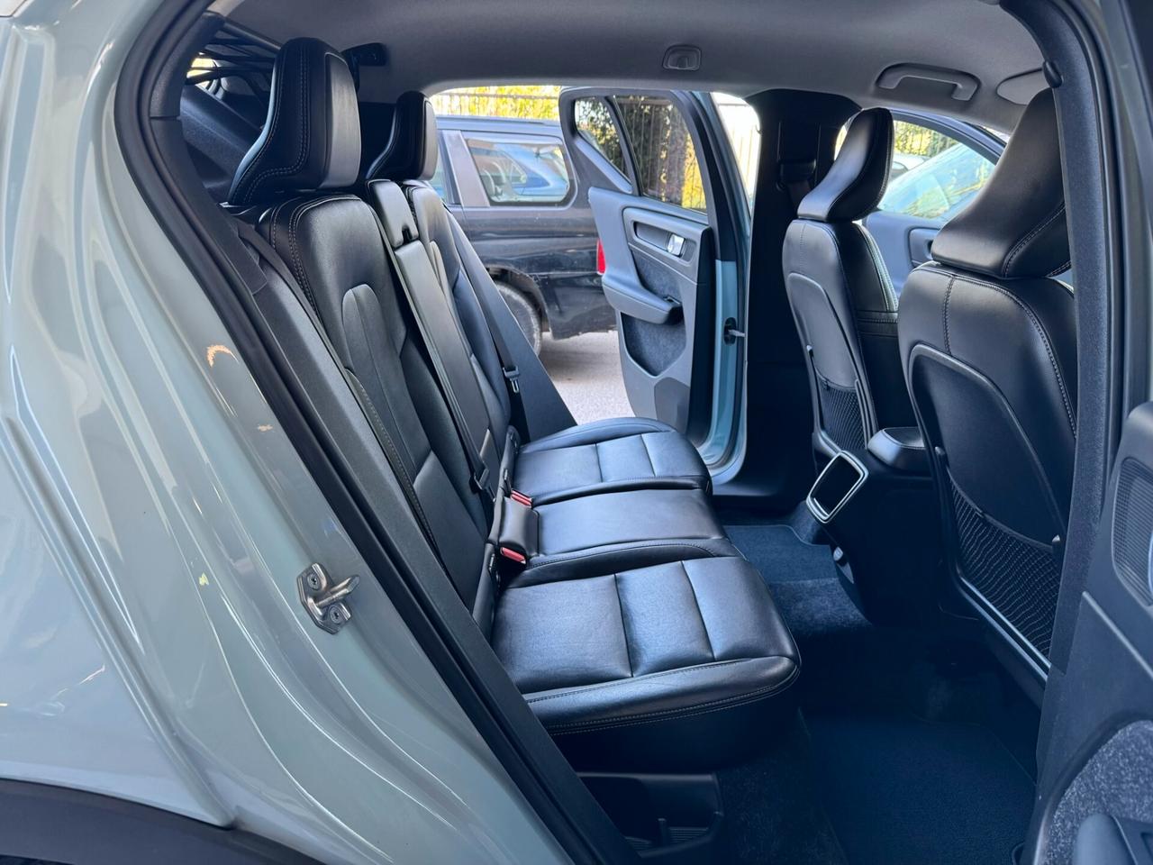 Volvo XC40 2.0 d4 Momentum AWD GEARTRONIC UNIPROP.