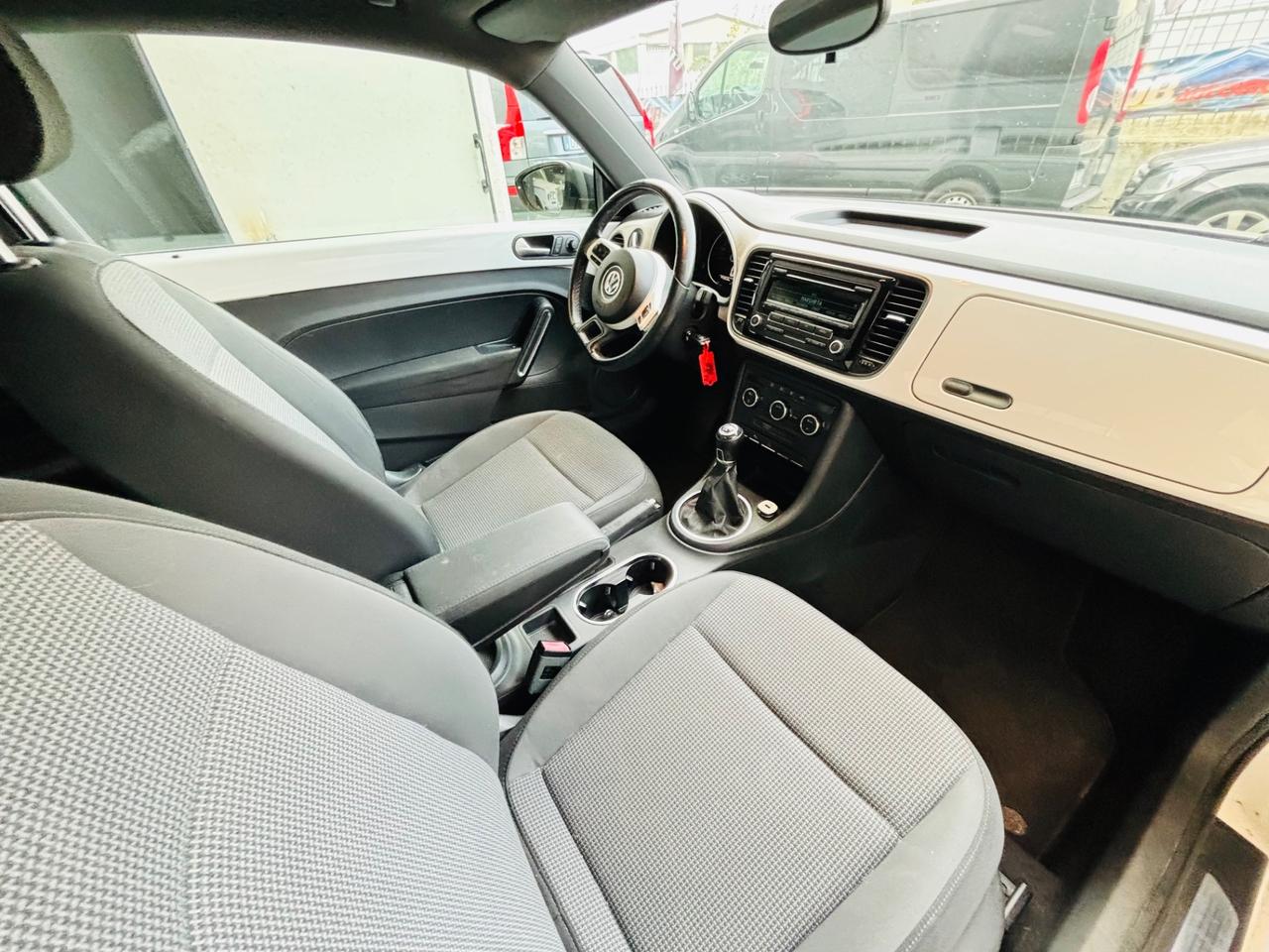 Volkswagen Maggiolino 1.6 TDI DSG Design