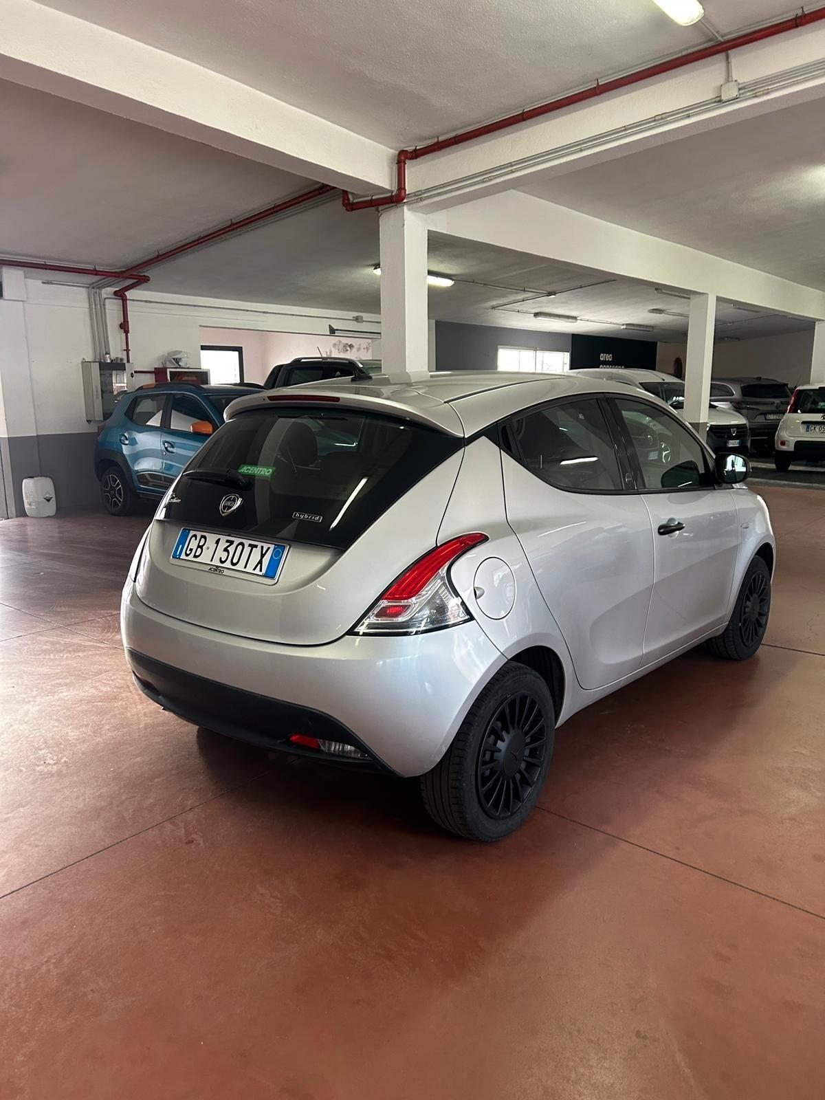 Lancia Ypsilon 1.0 FireFly 5 porte S&S Hybrid Ecochic Gold
