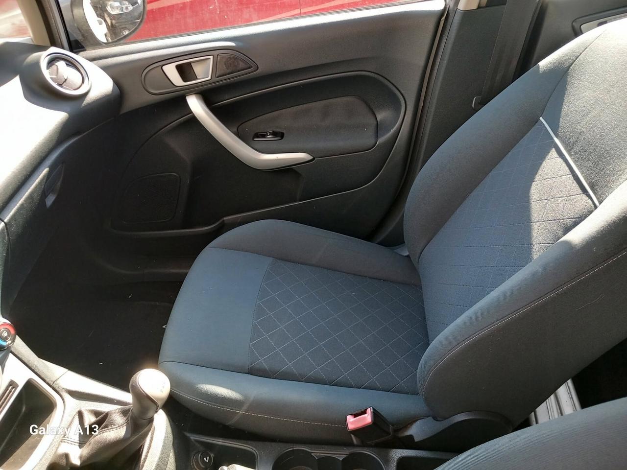 Ford Fiesta Ikon 1.4 TDCi 70CV 5 porte