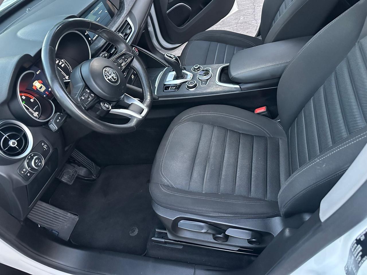 Alfa Romeo Stelvio 2.0.1.9.