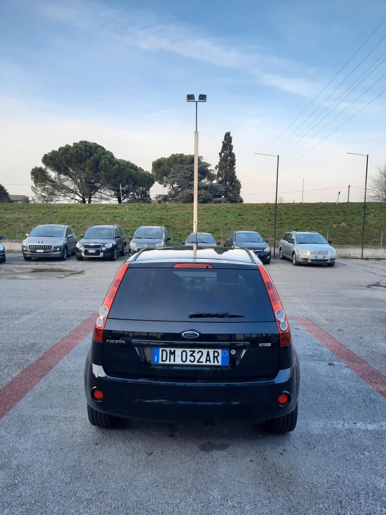 Ford Fiesta 1.4 TDCi 5p. Ghia UNICO.PRO