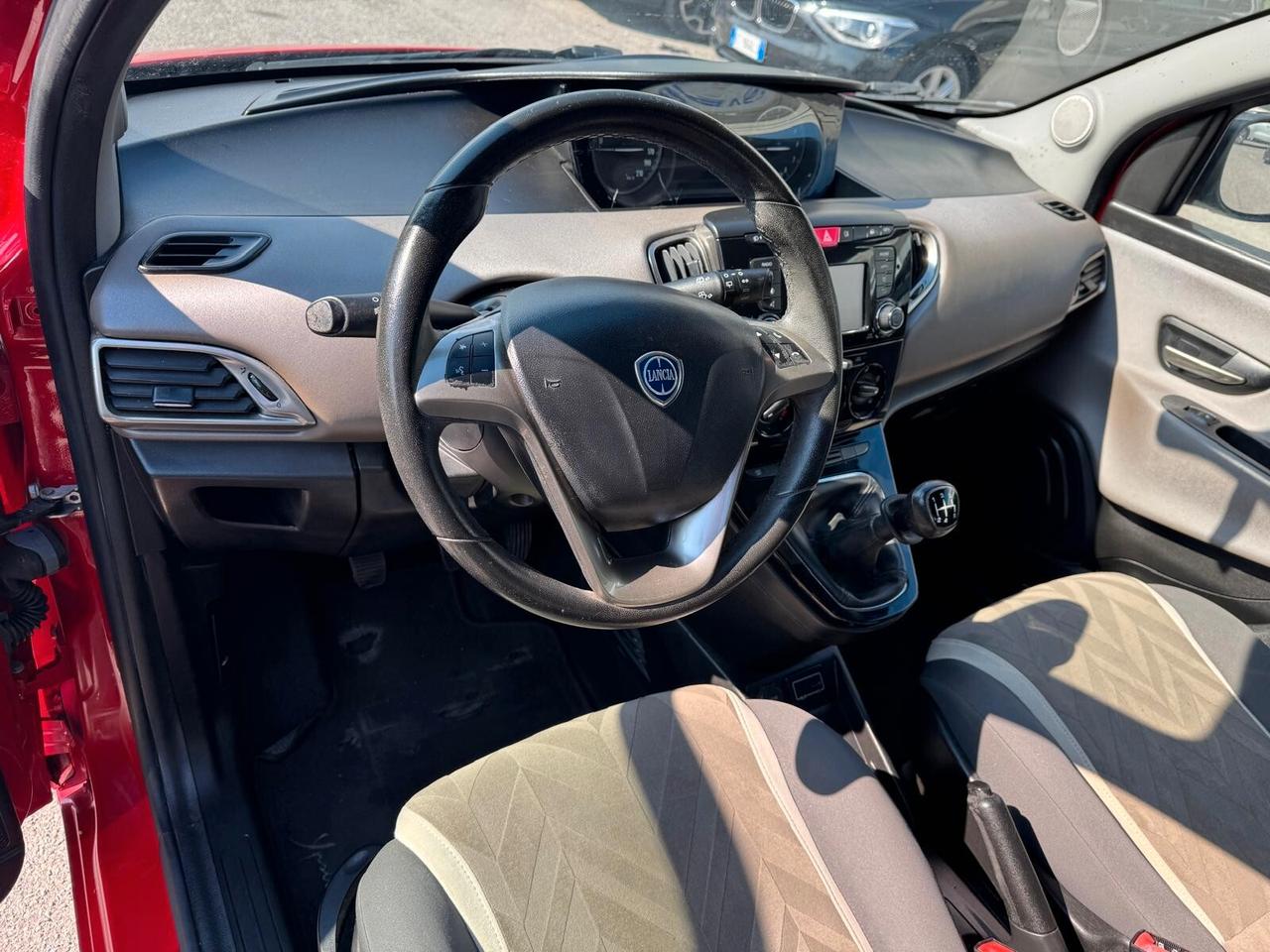Lancia Ypsilon 1.2 69 CV 5 porte GPL Ecochic Silver
