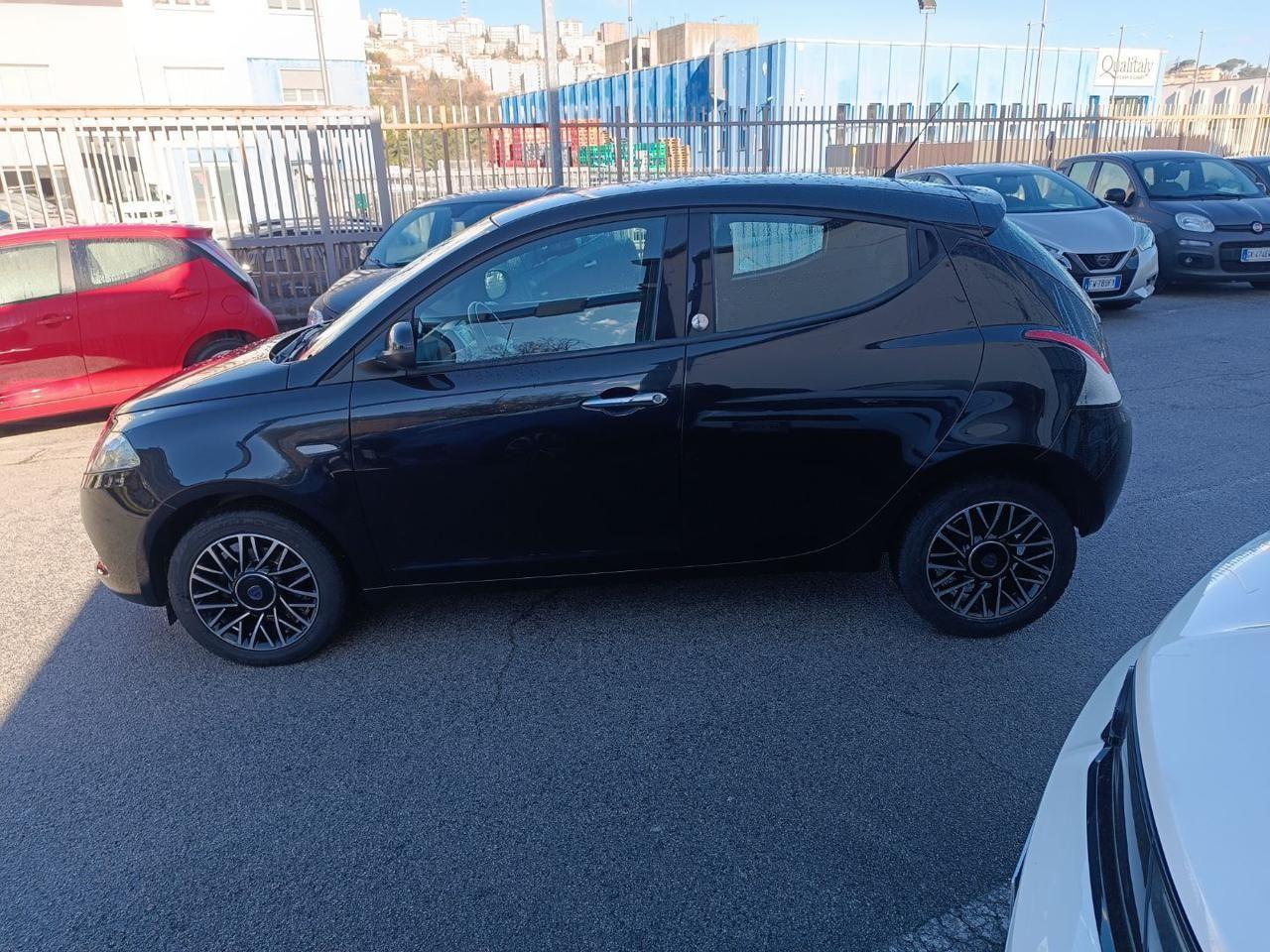 LANCIA Ypsilon 1.2 69 CV 5 porte GPL Ecochic Elefantino Blu
