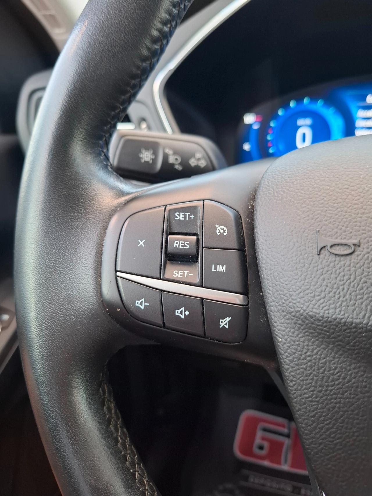 Ford Kuga 1.5 -120 CV-TITANIUM *LED-NAVY-VIRTUAL*