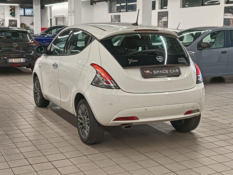 Lancia Ypsilon Ypsilon 1.0 FireFly 5 porte S&S Hybrid Ecochic Gold