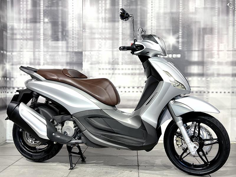 Piaggio Beverly 350 Sport Touring