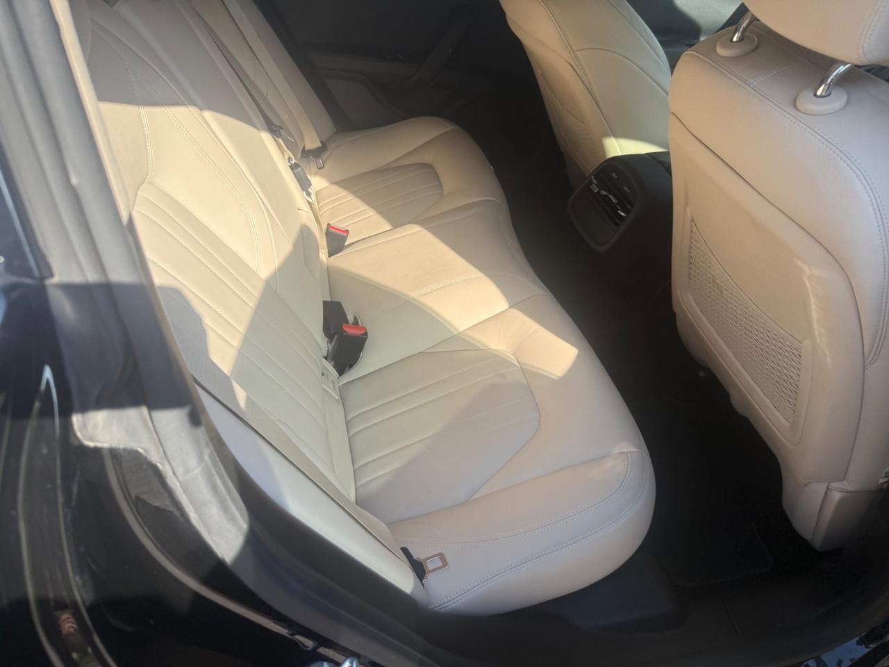 Maserati Ghibli V6 430 CV