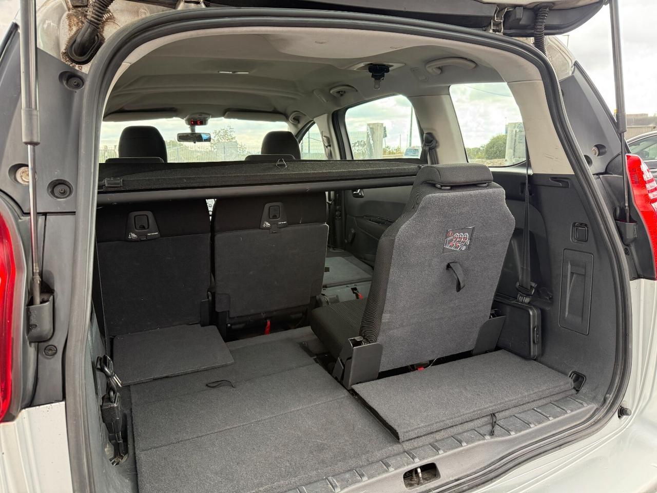 Peugeot 5008 1.6 HDi 112CV 7 POSTI