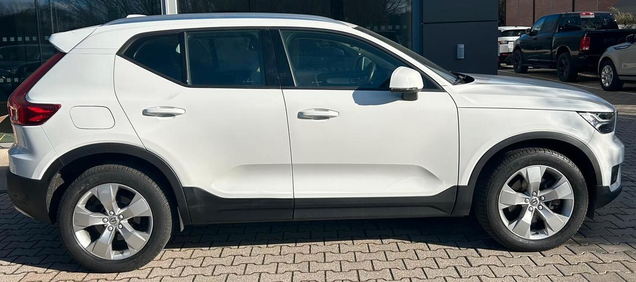 Volvo XC40 D3 AWD Momentum