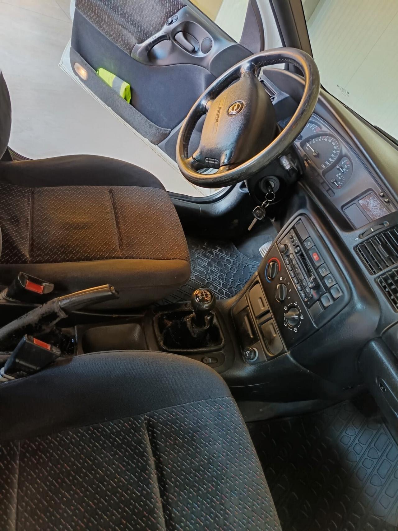 Opel Vectra 1.8i 16V Clima