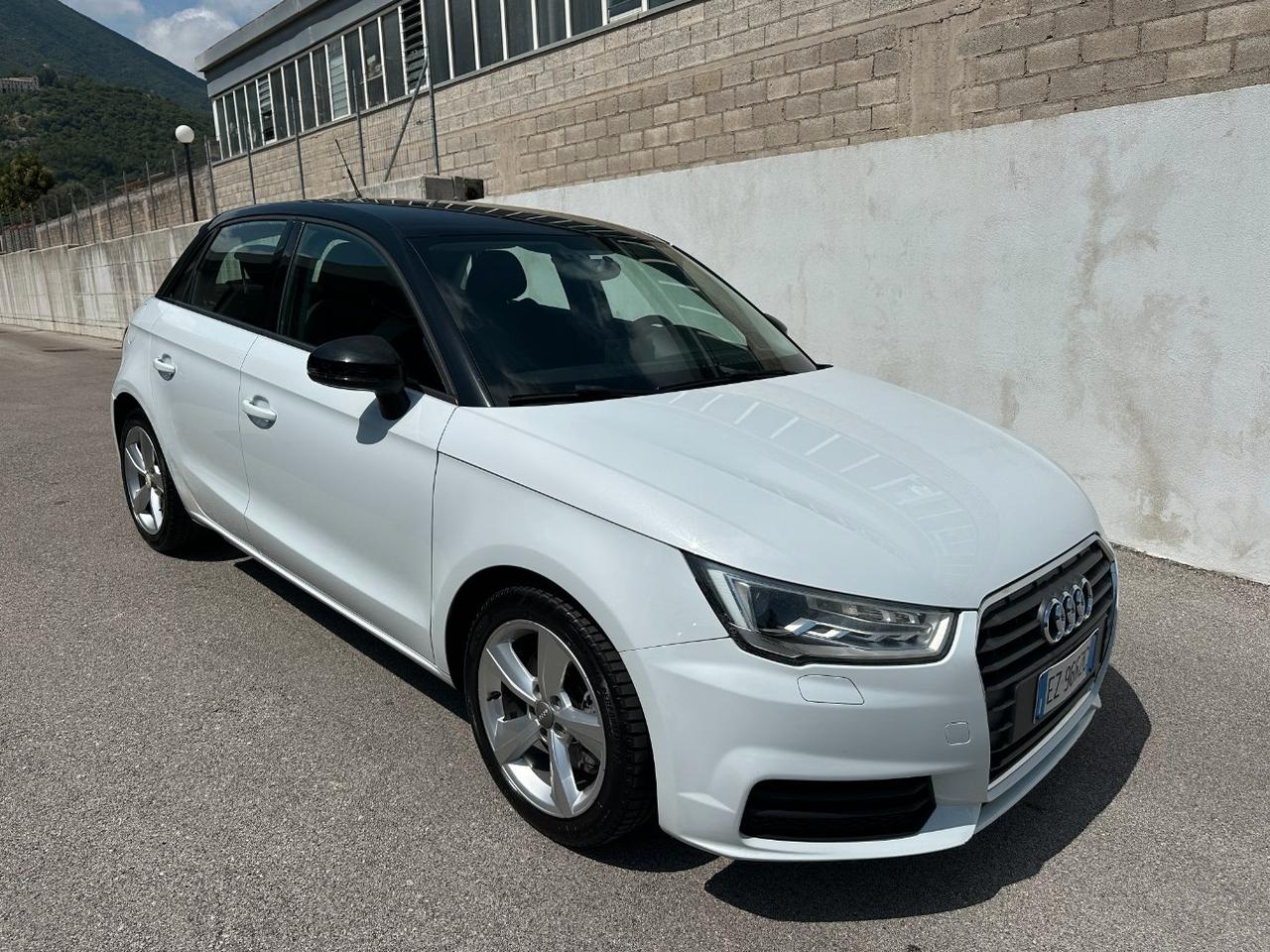 Audi A1 Sportback 1.6 tdi Sport s-tronic