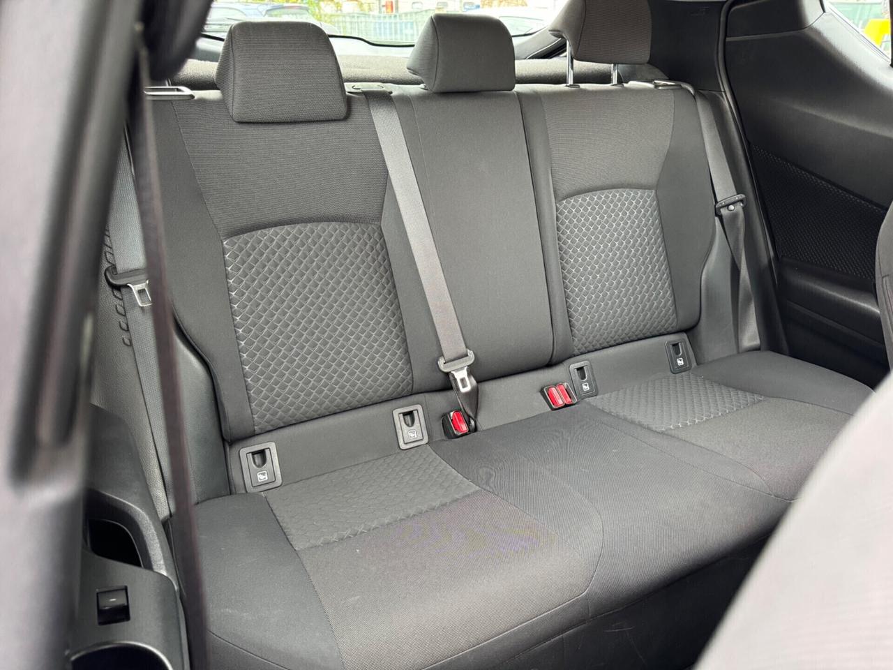 Toyota C-HR 1.8 Hybrid E-CVT Dynamic