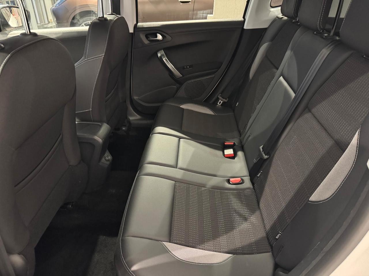 Peugeot 2008 PureTech 82 S&S Allure