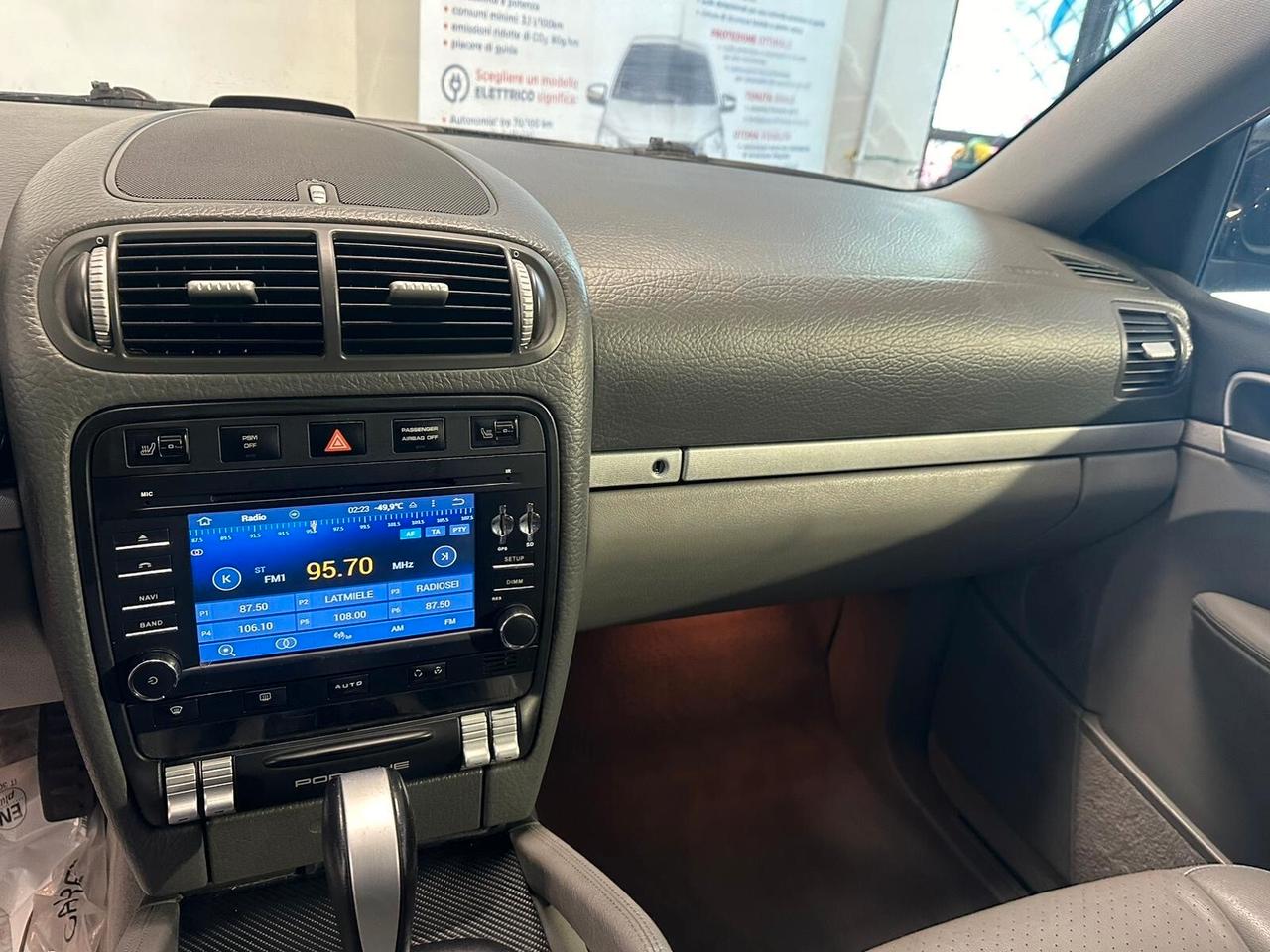 Porsche Cayenne 3.2 V6 cat GPL