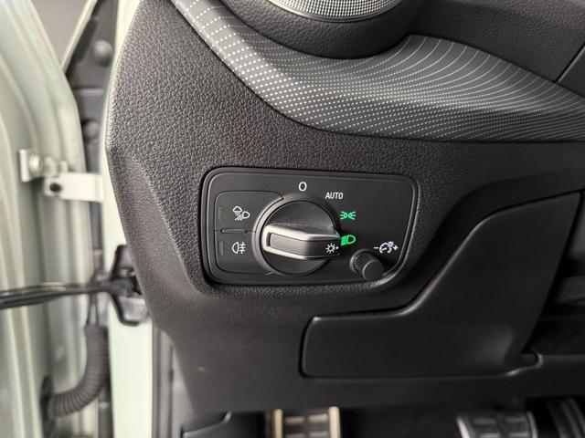 AUDI Q2 30 TDI S tronic S line Edition