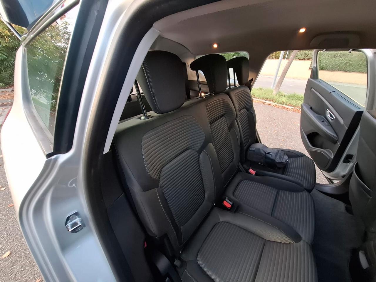 Grand Scenic 1.5 dci 2018 7 POSTI SOLO 114.000 KM