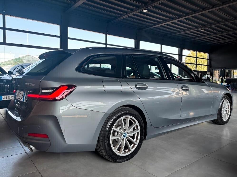 Bmw 330e Touring BUSINESS ADVANTAGE (IVA ESPOSTA)