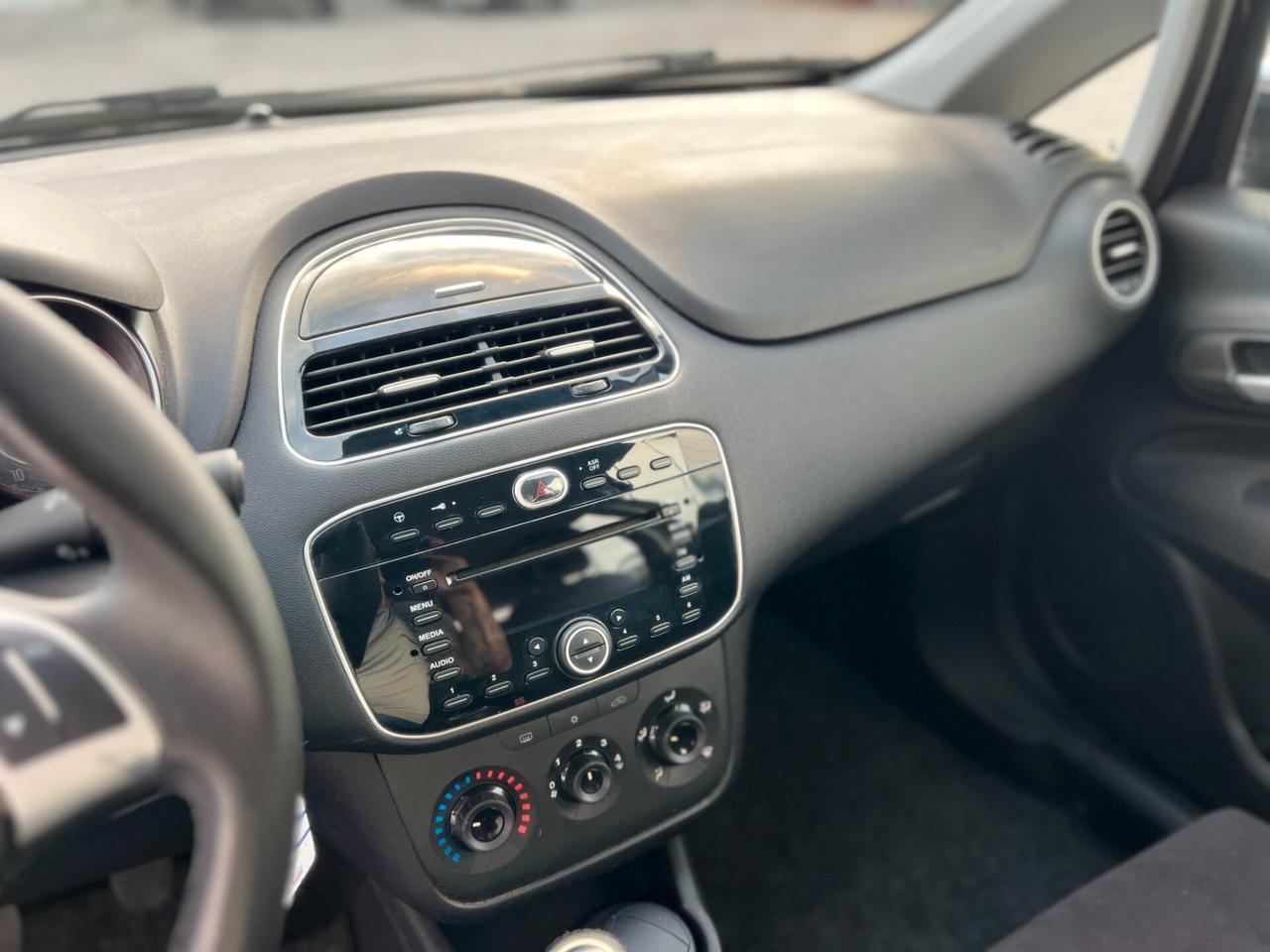 Fiat Punto EVO 1.2 8V 5 p. Lounge