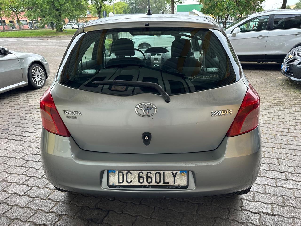 Toyota Yaris 1.0 5 porte