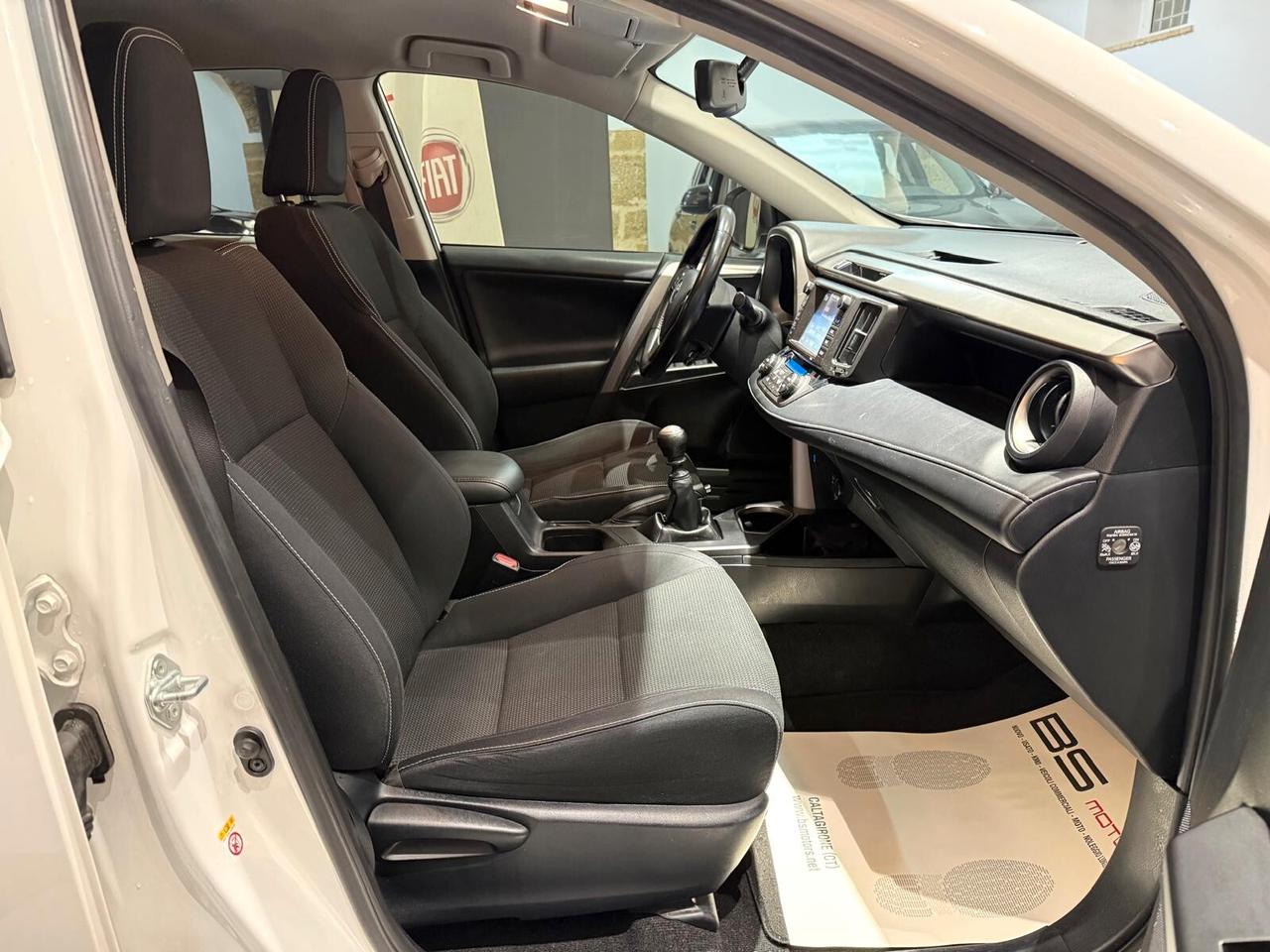 Toyota RAV 4 RAV4 2.0 D-4D 2WD Business