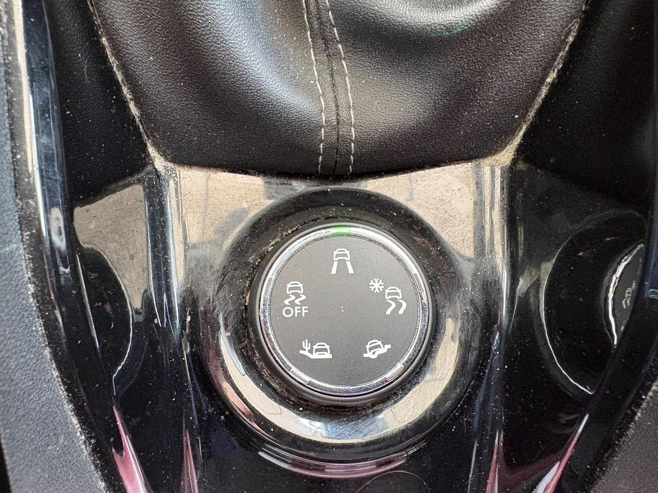 Peugeot 2008 Allure 1.6 Blue HDI 120 DISTRIB #9753