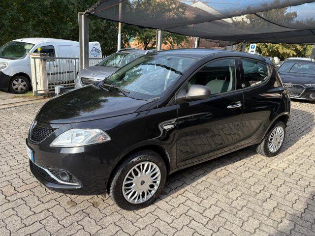 LANCIA Ypsilon 0.9 TwinAir 85 CV porte Metano Silver OK NEOPATEN
