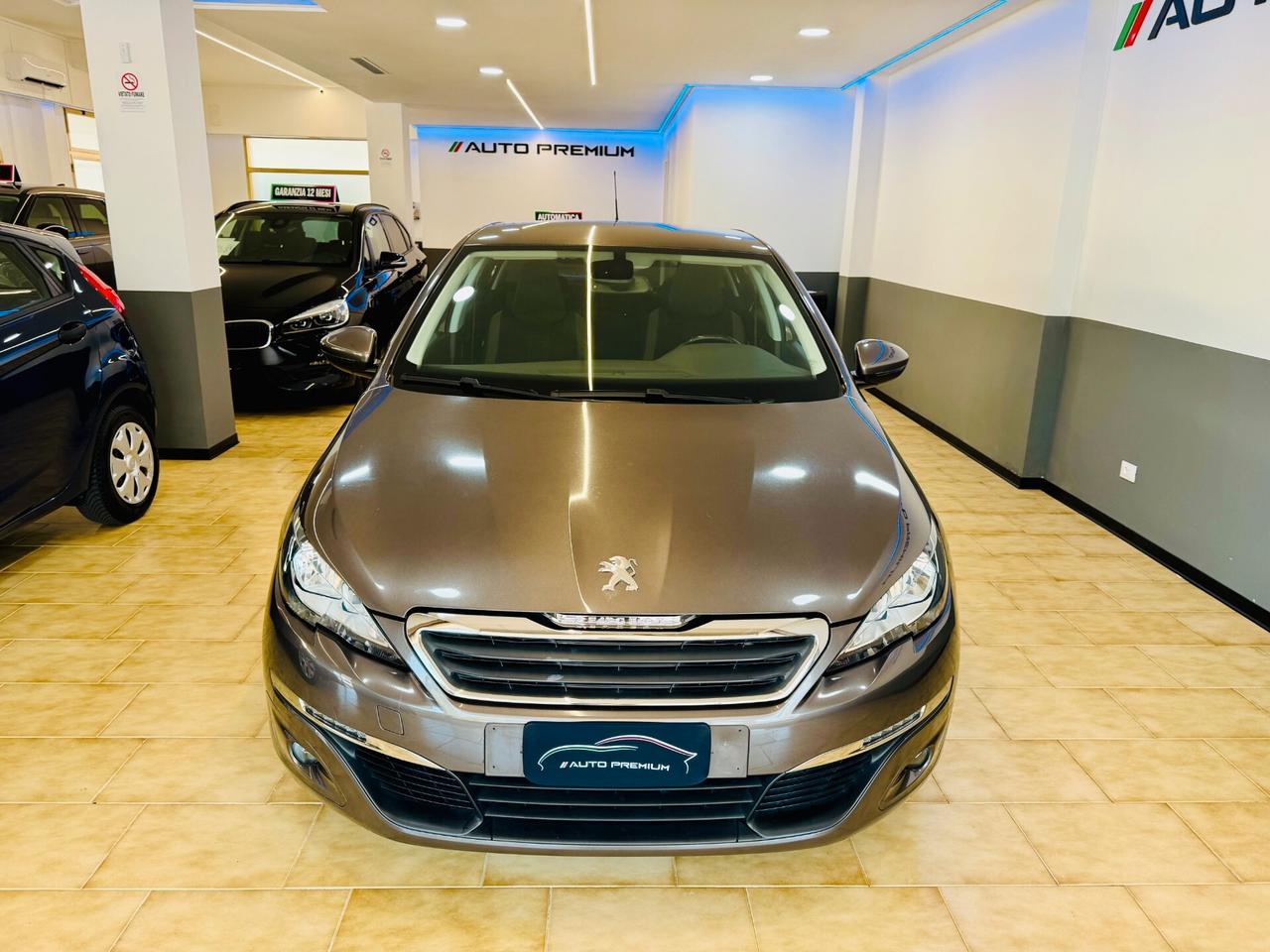 Peugeot 308 Active 110 Cv - Navi / R.Camera