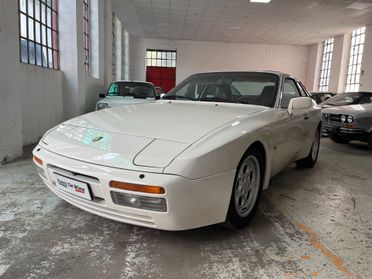 Porsche 944 Turbo cat