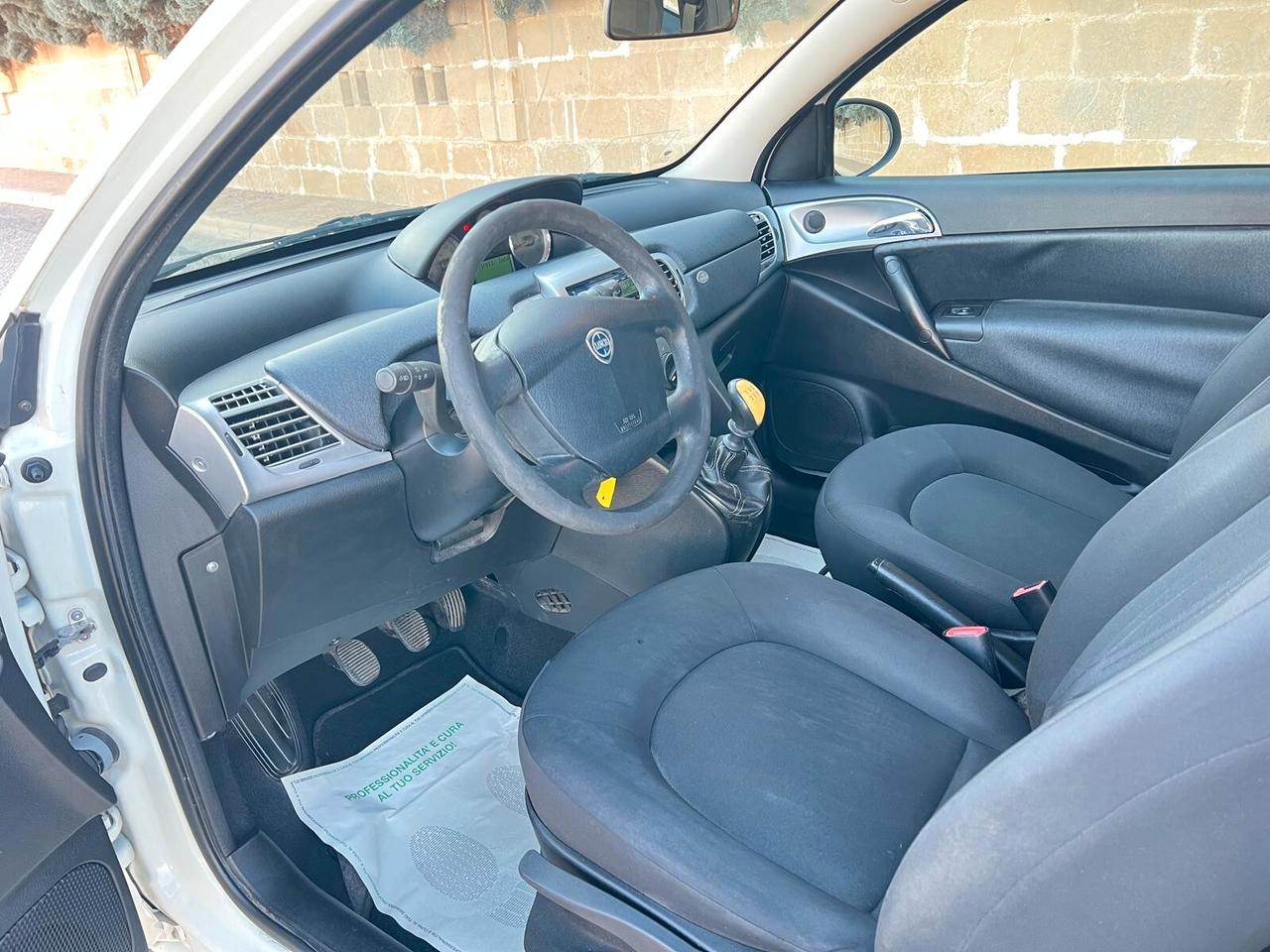 Lancia Ypsilon 1.2 69 CV