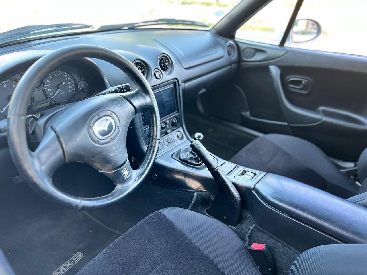 Mazda MX-5 1.6i 16V cat