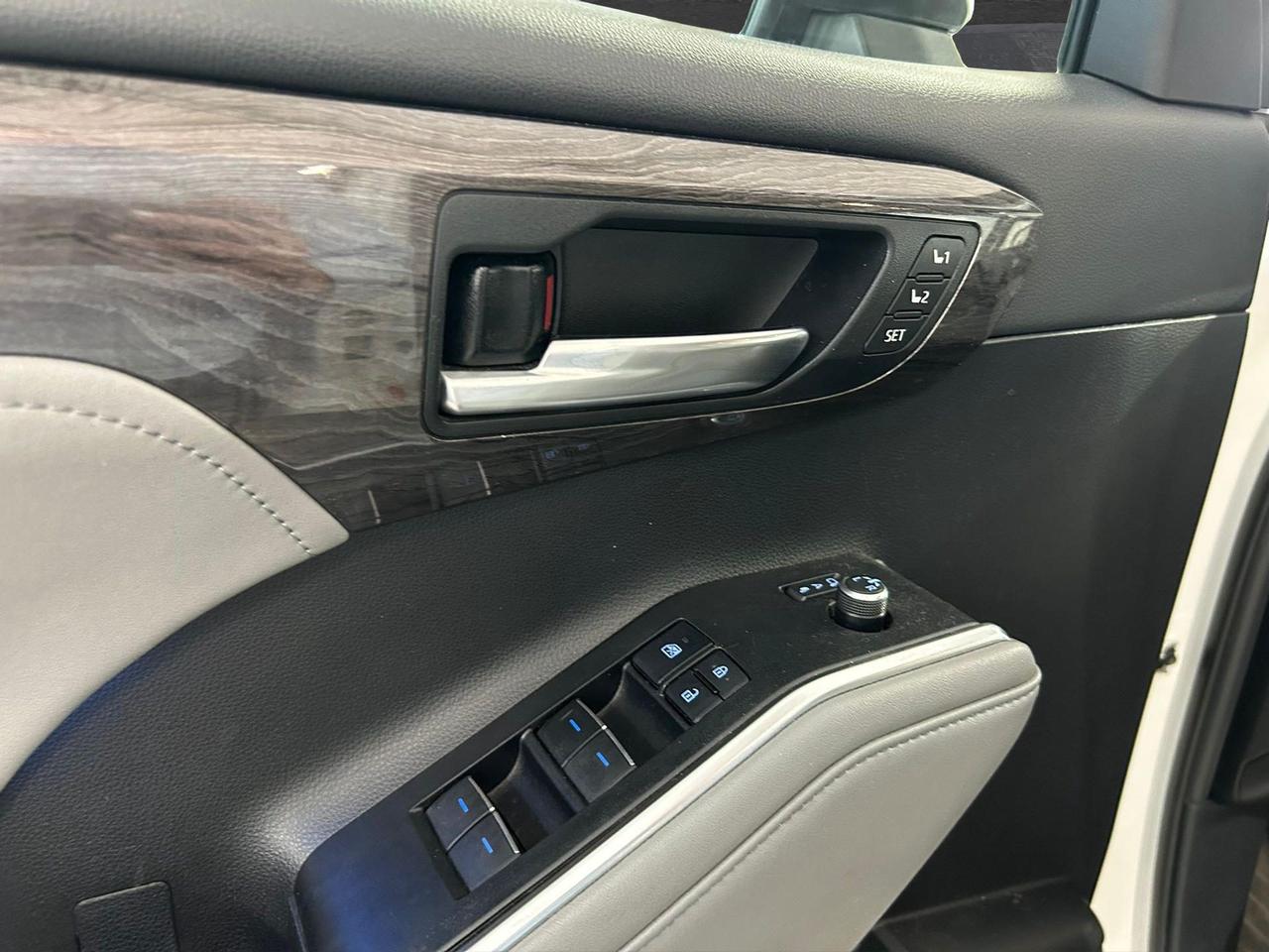Toyota Highlander 2.5h Executive e-cvt