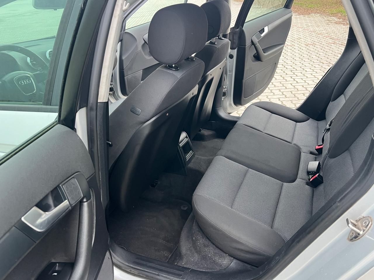 Audi A3 1.6 TDI 105 CV CR Ambiente