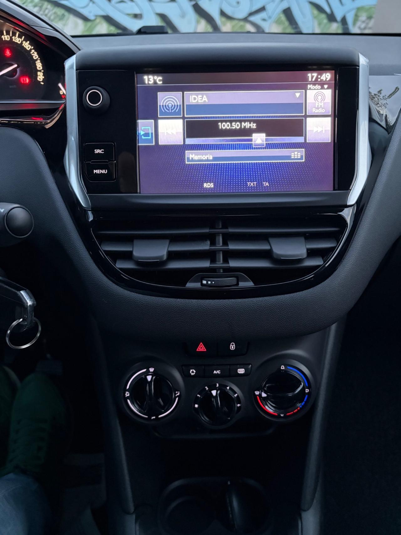 Peugeot 208 benzina 5 porte