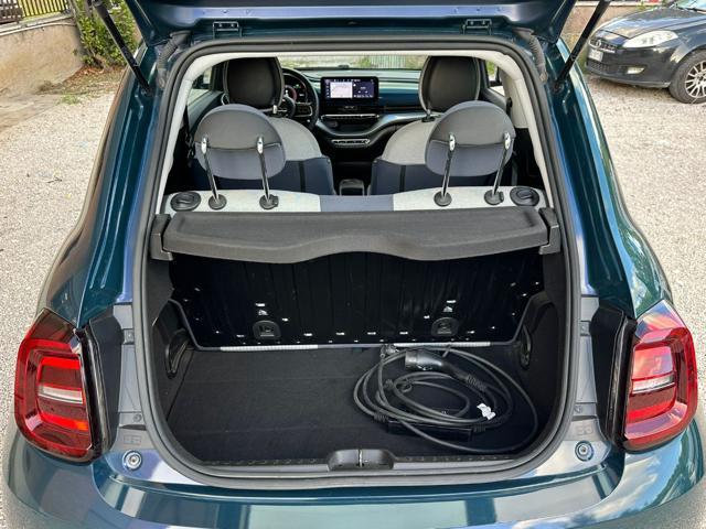 FIAT 500e 3+1 42 kWh Icon +