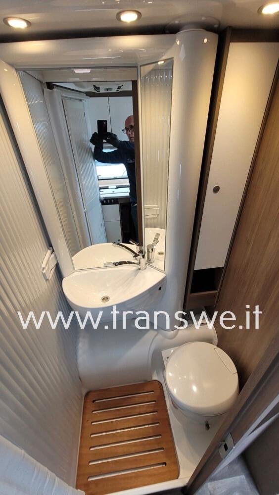 Carado V132 Semintegrale compatto