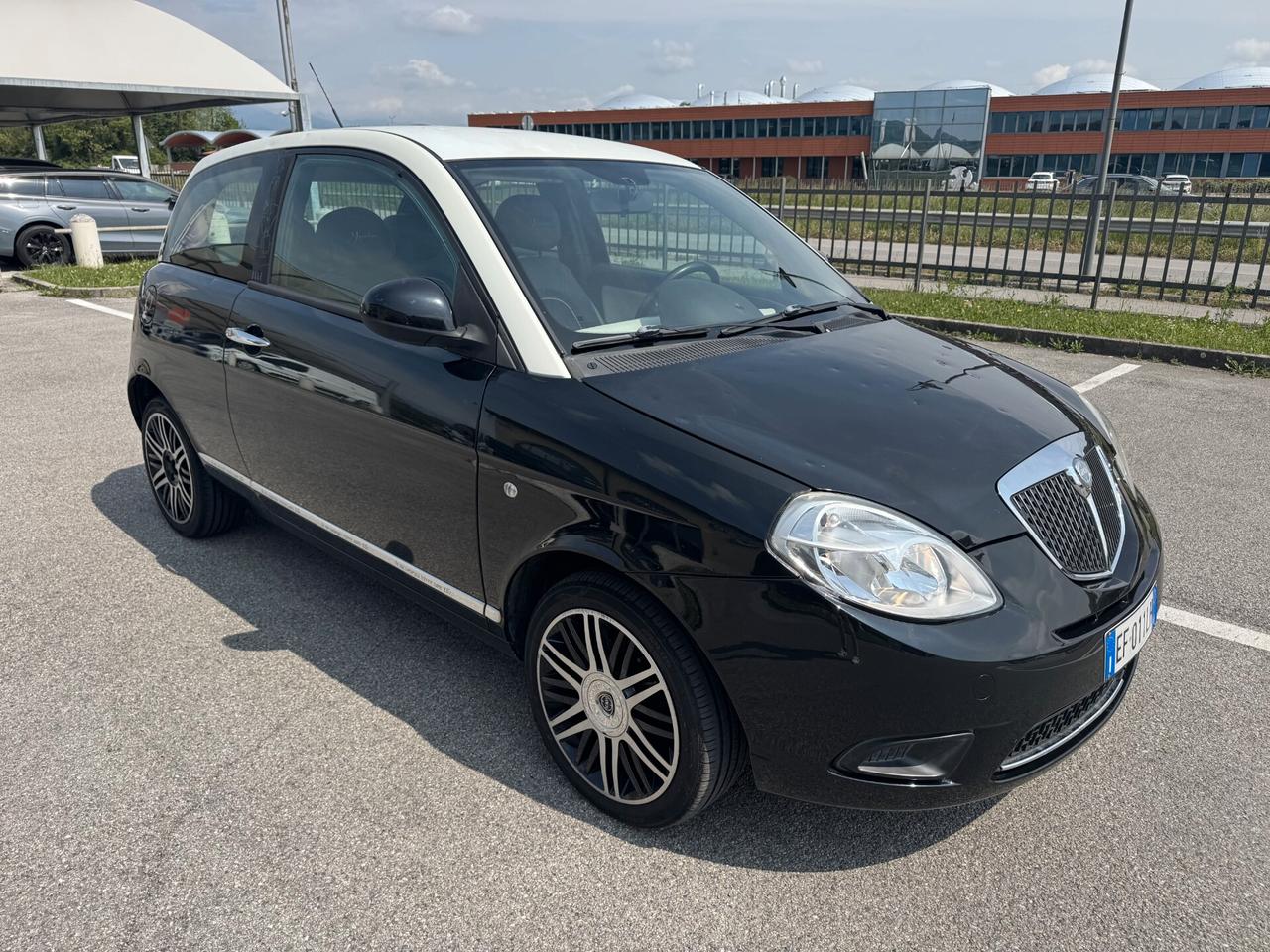Lancia Ypsilon 1.3 MJT 75CV Elle Edition