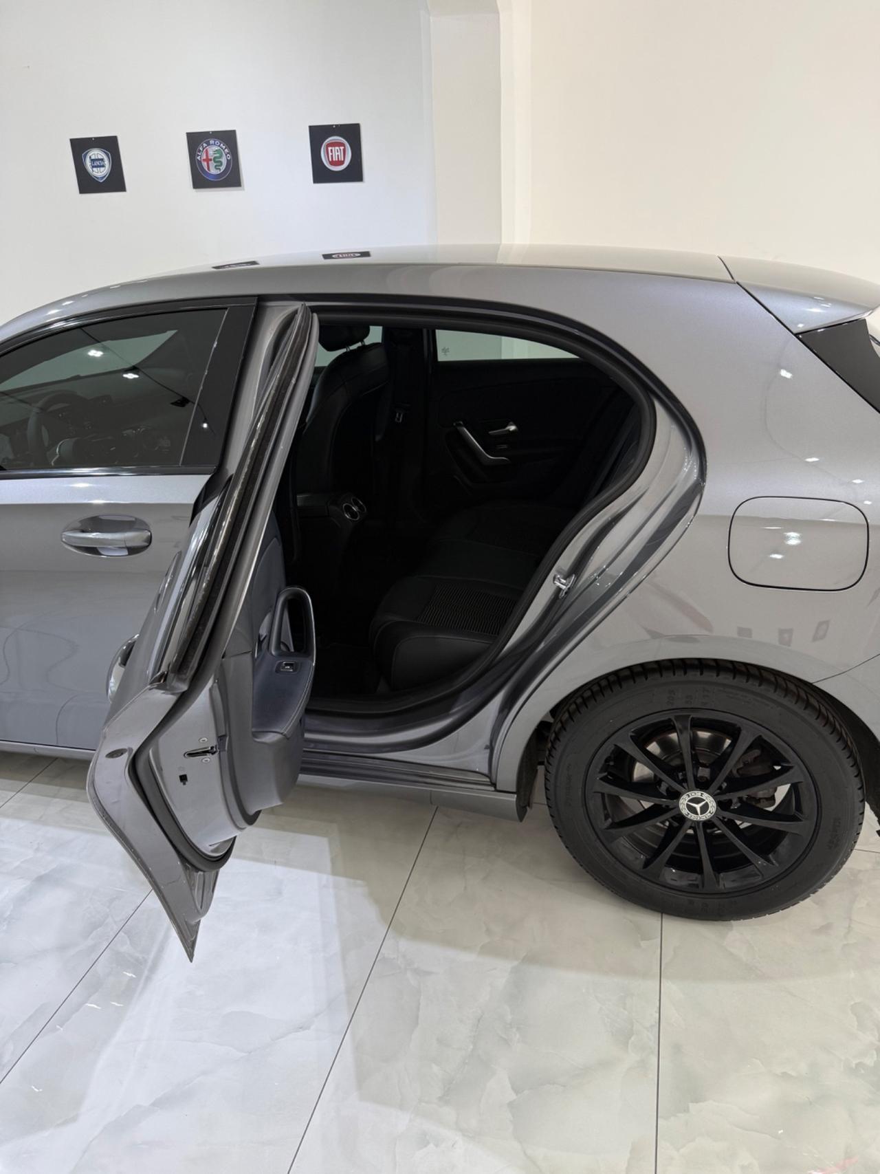 MERCEDES-BENZ A 180 D AUTOMATIC SPORT IVA ESPOSTA