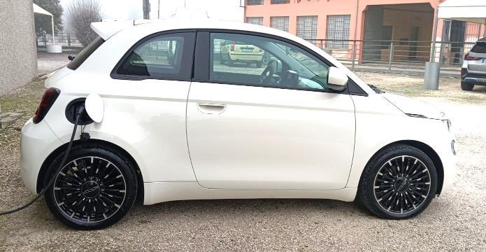 Fiat 500e 42 kWh La Prima