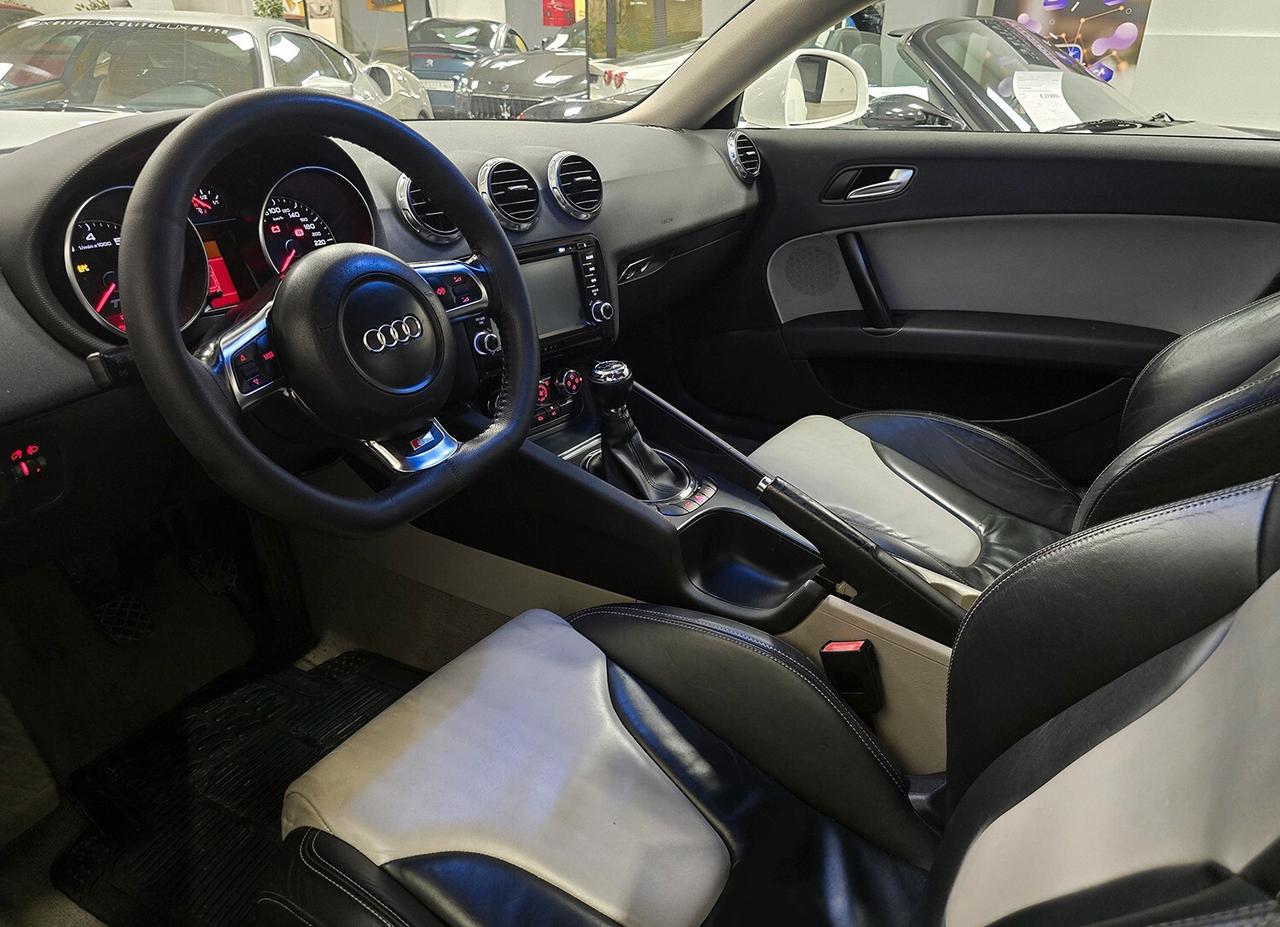 Audi TT 2.0 TFSI 200CV COUPE 4 POSTI UFFICIALE ITALIA!!