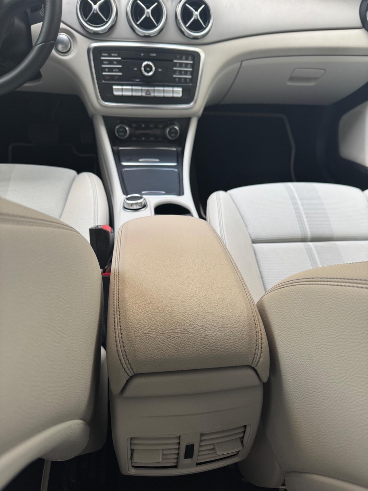 Mercedes-benz GLA 180 d Automatic Premium