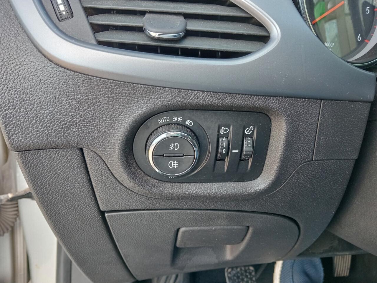 Opel Astra 1.6 CDTi 110CV Sports Tourer Business