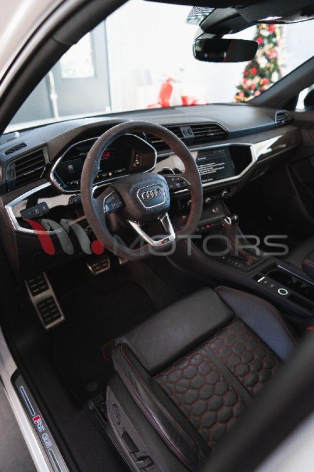 AUDI RS Q3 quattro S tronic
