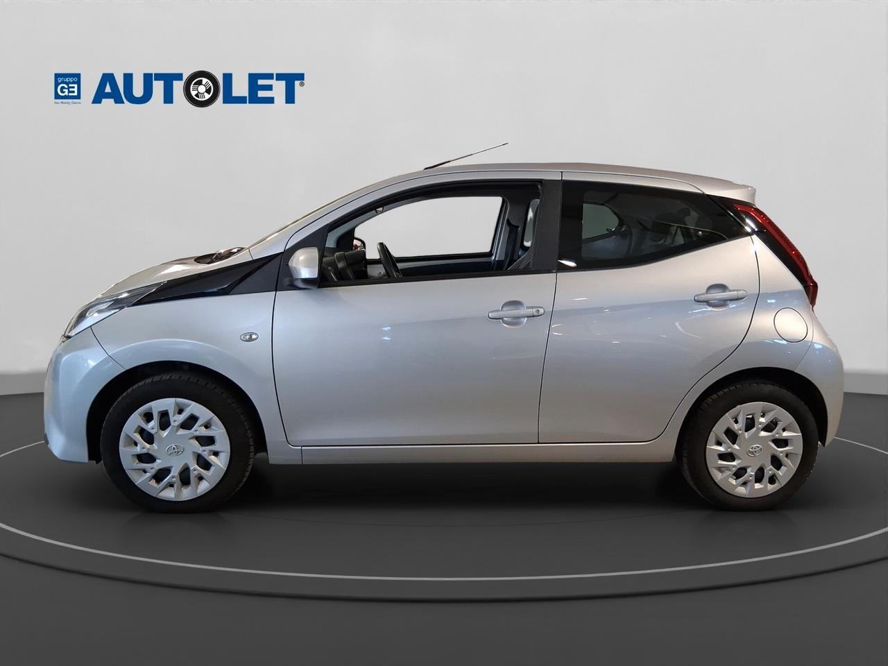Toyota Aygo Connect 1.0 VVT-i 72 CV 5 porte x-play