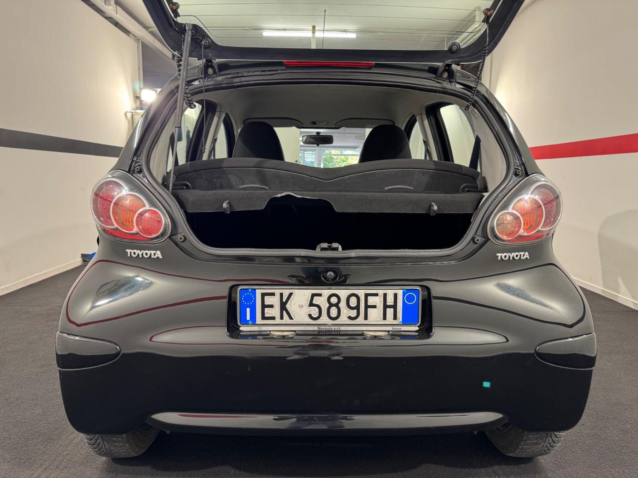 Toyota Aygo 1.0 12V VVT-i 5 porte Deep Ocean Connect MMT