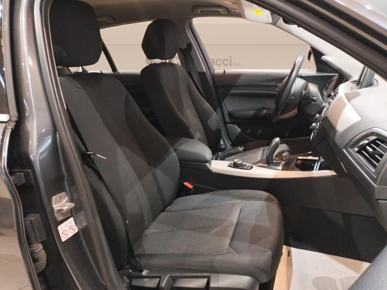 BMW 118 d Sport 5p auto