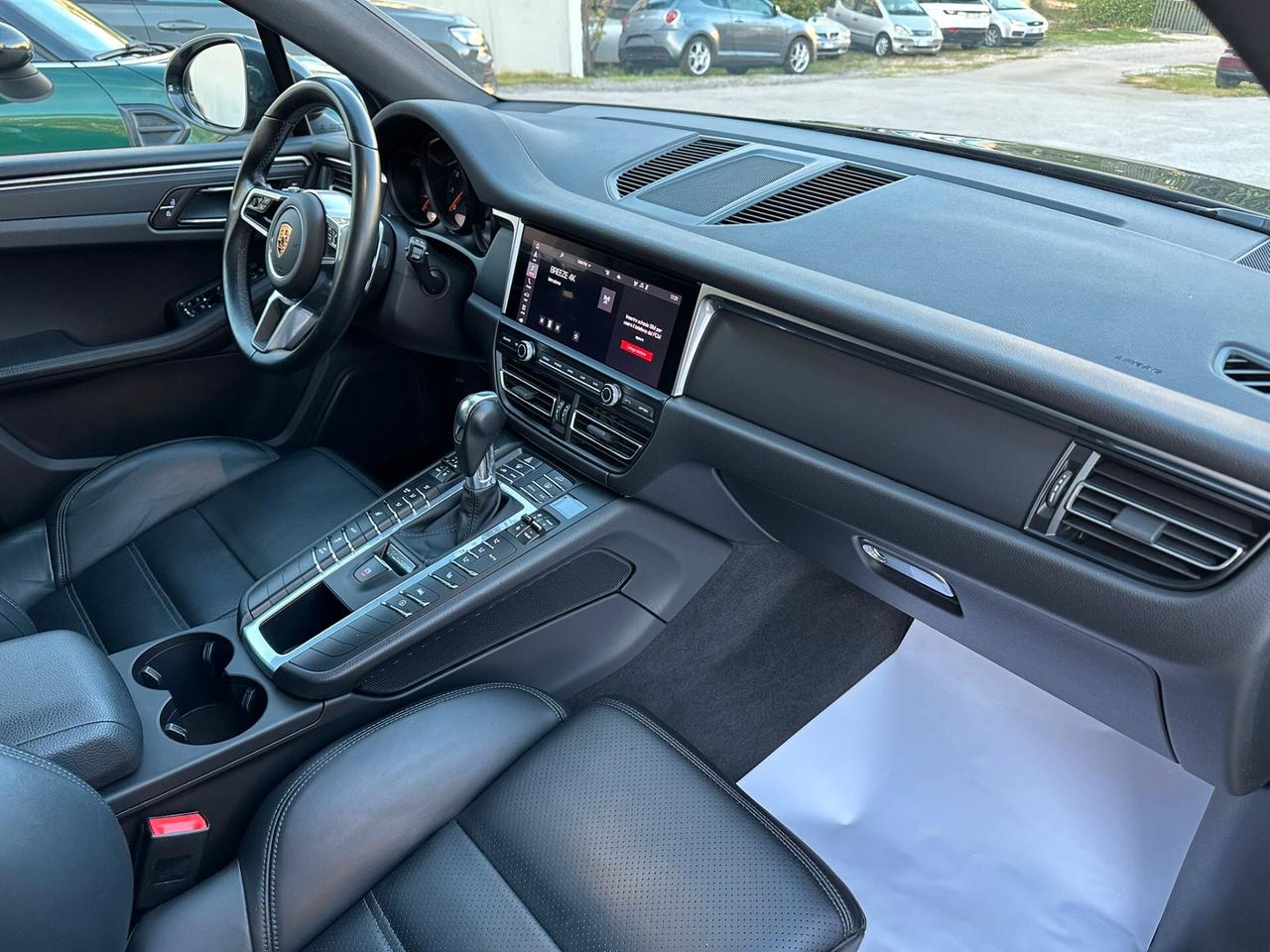 Porsche Macan 2.0 benzina 245 cv - 2021