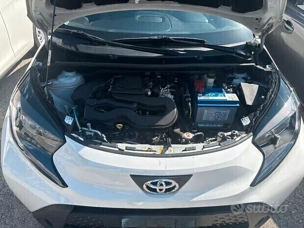 Toyota Aygo X 1.0 VVT-i 72 CV 5 porte Active S-CVT CAMBIO AUTOMATICO
